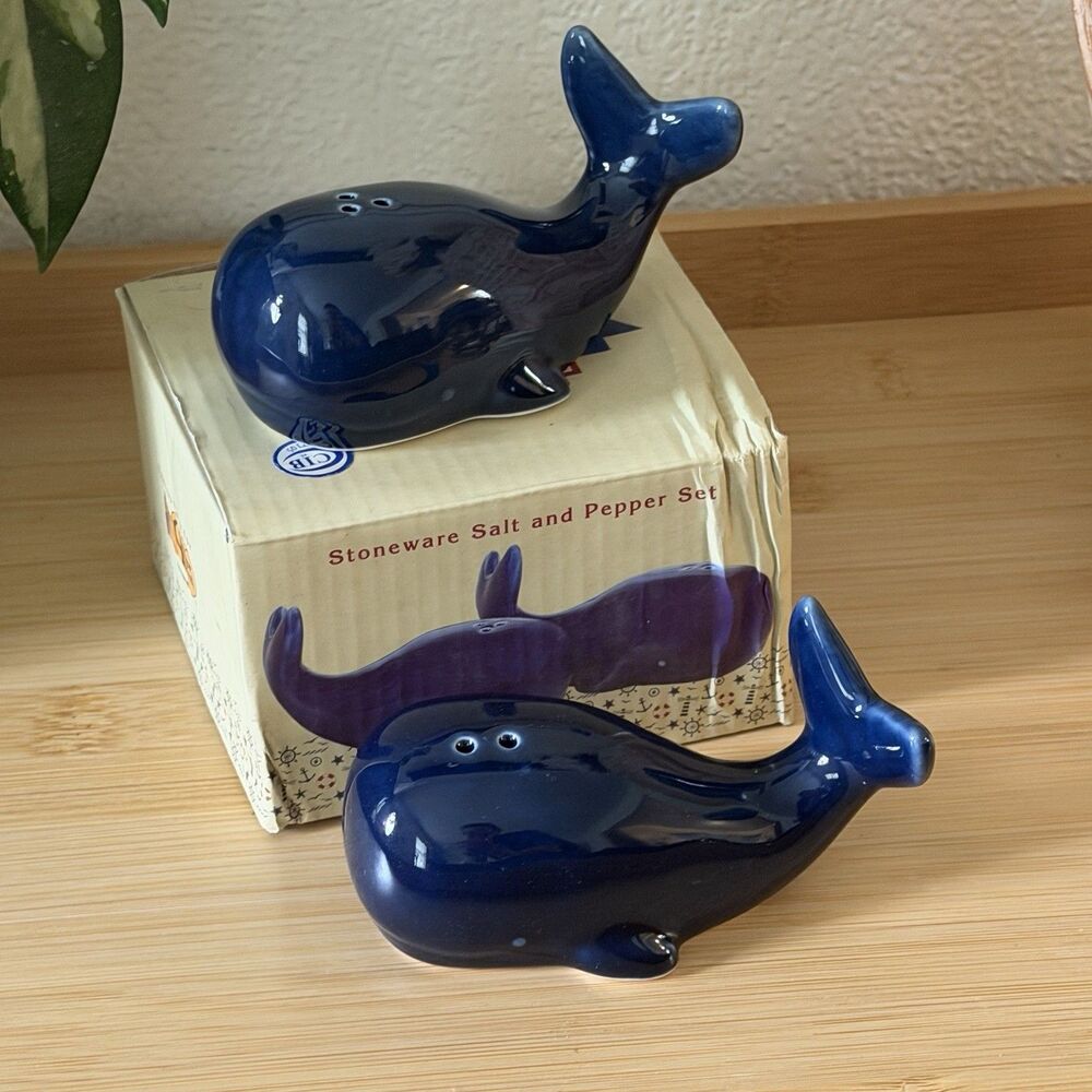 Cute Cracker Barrel Whales Salt and Pepper Shakers-Nautical-Sea-Kitchen--(S)